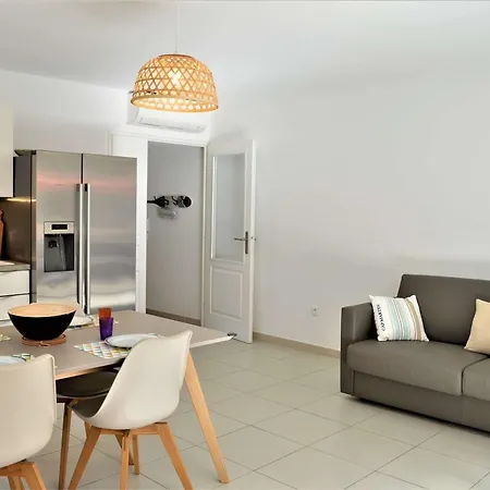 3 Pièces Avec Clim, Piscine Et Terrasse - 500m Plage, Parking, Sur - Fr-1-226b-77