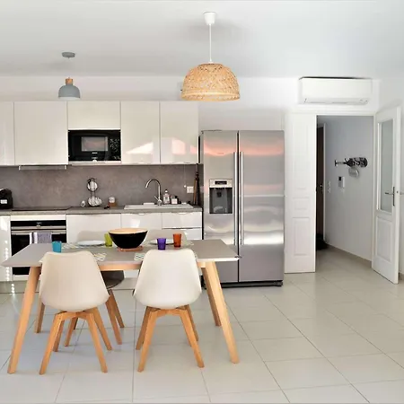 3 Pièces Avec Clim, Piscine Et Terrasse - 500m Plage, Parking, Sur - Fr-1-226b-77