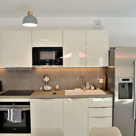 Appartamento 3 Pièces Avec Clim, Piscine Et Terrasse - 500m Plage, Parking, Sur - Fr-1-226b-77 Cavalaire-sur-Mer